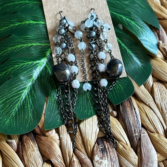 BOGO FREE GUNMETAL LIGHT NF CHAIN VEADED GRUNGE EDGY EARRINGS - Picture 1 of 5